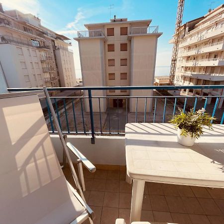 App4Rent Saturno 4 - Family Apartment, Wifi, Parking ليدو دي يسولو المظهر الخارجي الصورة
