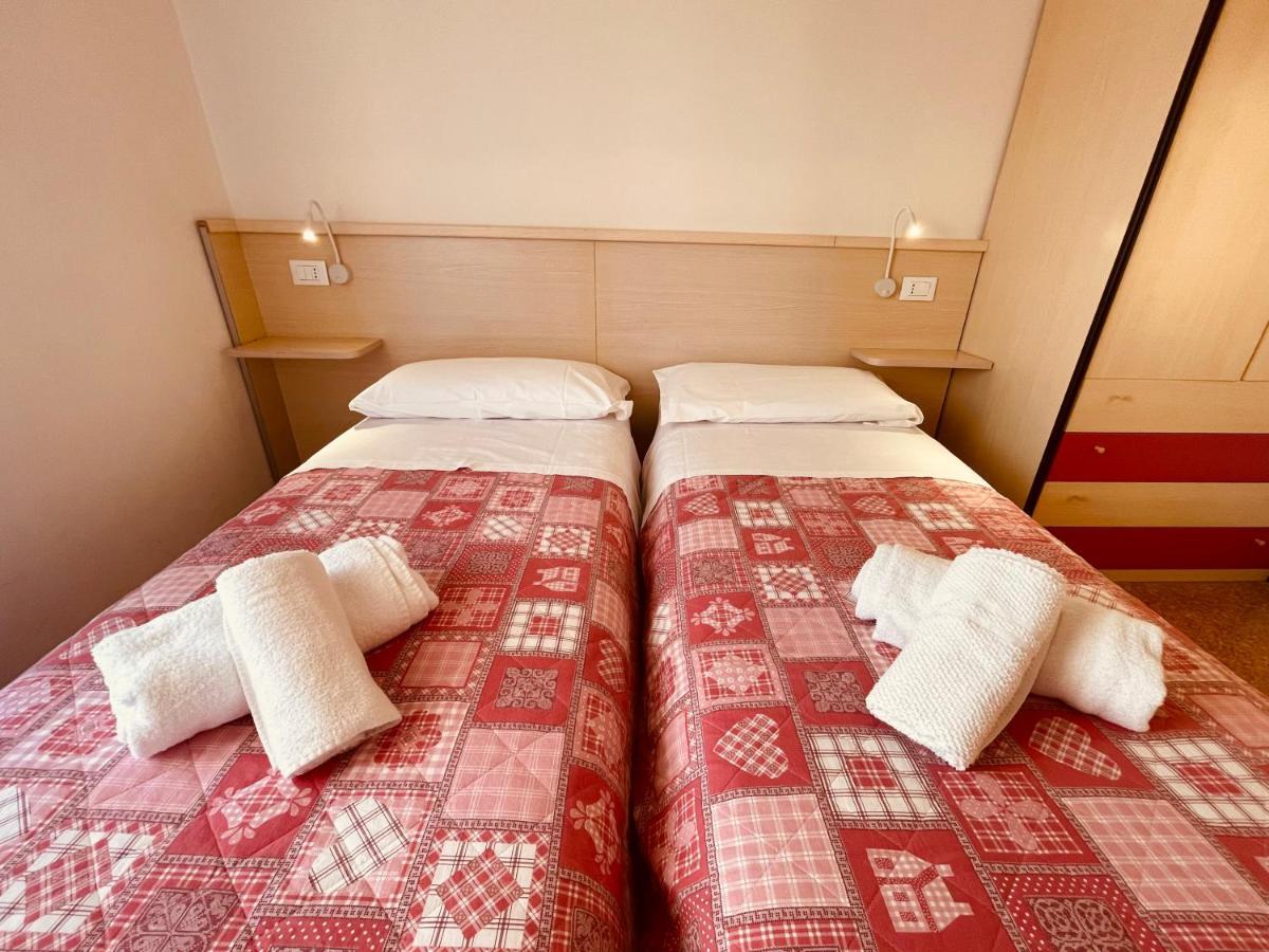 App4Rent Saturno 4 - Family Apartment, Wifi, Parking ليدو دي يسولو المظهر الخارجي الصورة