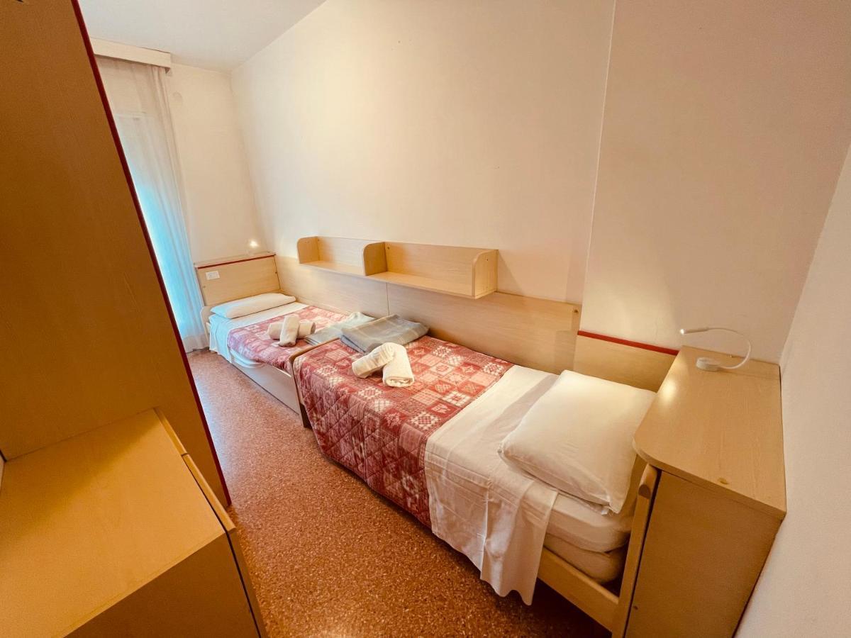 App4Rent Saturno 4 - Family Apartment, Wifi, Parking ليدو دي يسولو المظهر الخارجي الصورة