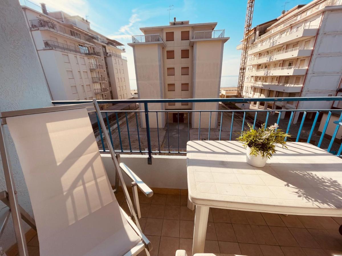 App4Rent Saturno 4 - Family Apartment, Wifi, Parking ليدو دي يسولو المظهر الخارجي الصورة